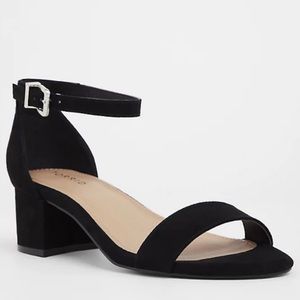 NWT TORRID WIDE WIDTH Black Faux Suede Block Heel